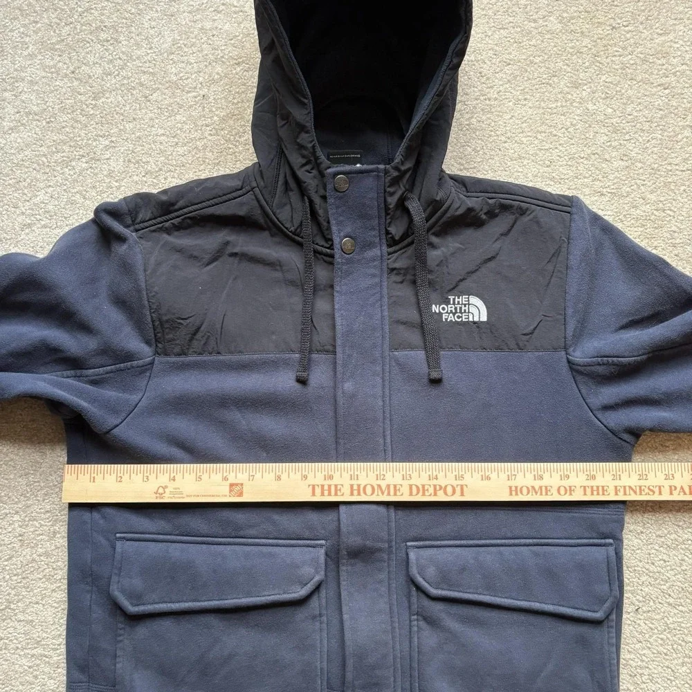 The North‎ Face Jacket Mens Medium Navy Black Hooded Zip Snap Fleece Pockets